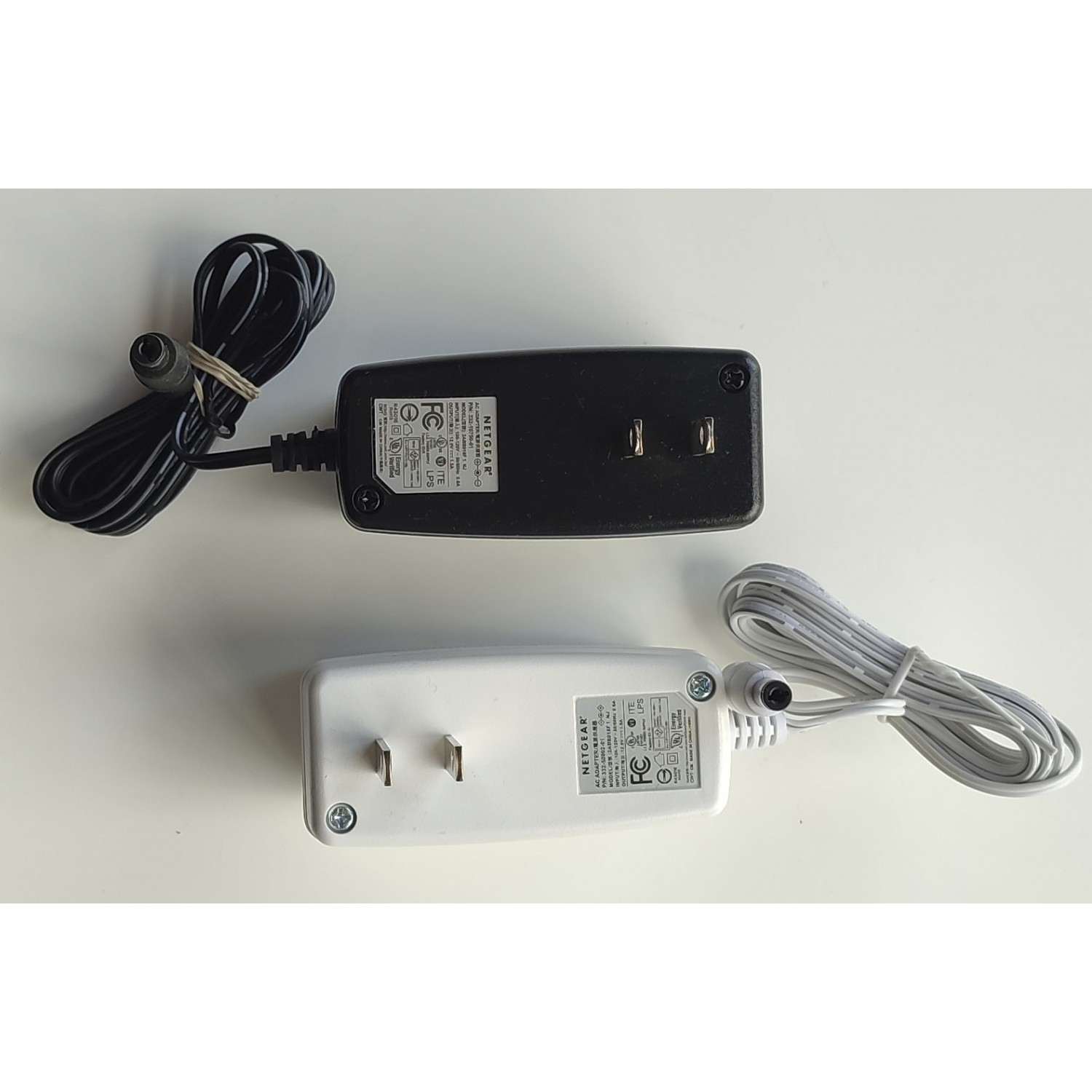 ADAPTADOR  AC NETGEAR BLANCO / NEGRO 2ABB018F 1 NJ / 332-50002-01 / 332-10750-01 / 12.0V - 1.5A	 - Imagen 3